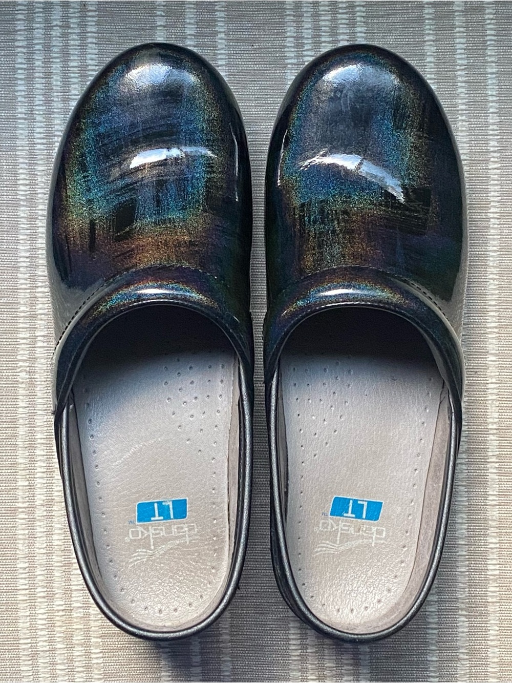 Dansko LT Pro Patent Leather Clogs Black Shimmer Iridescent Size 39